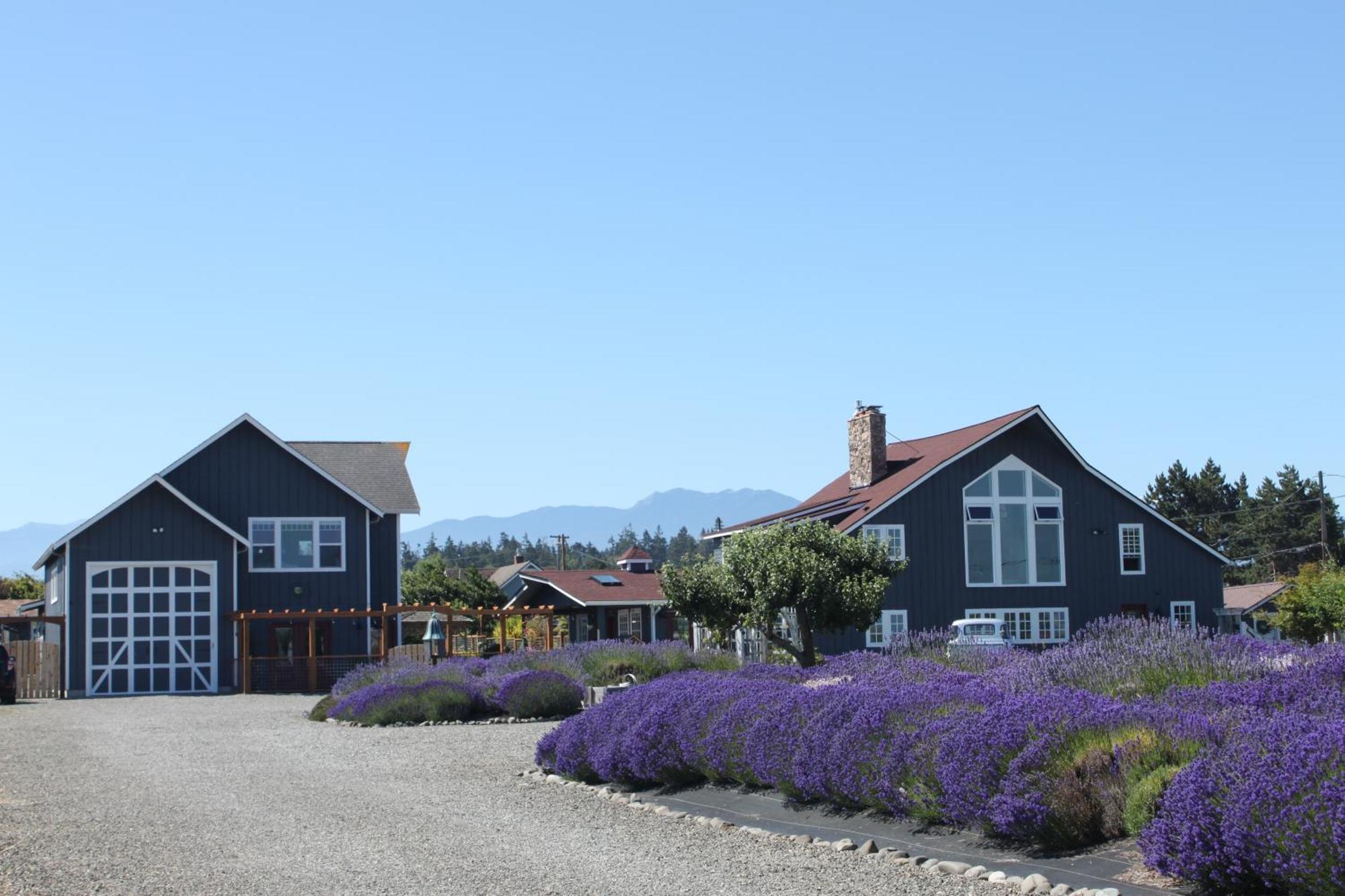 Dungeness Barn House Bed And Breakfast At Two Crows Farm Sequim Exteriör bild